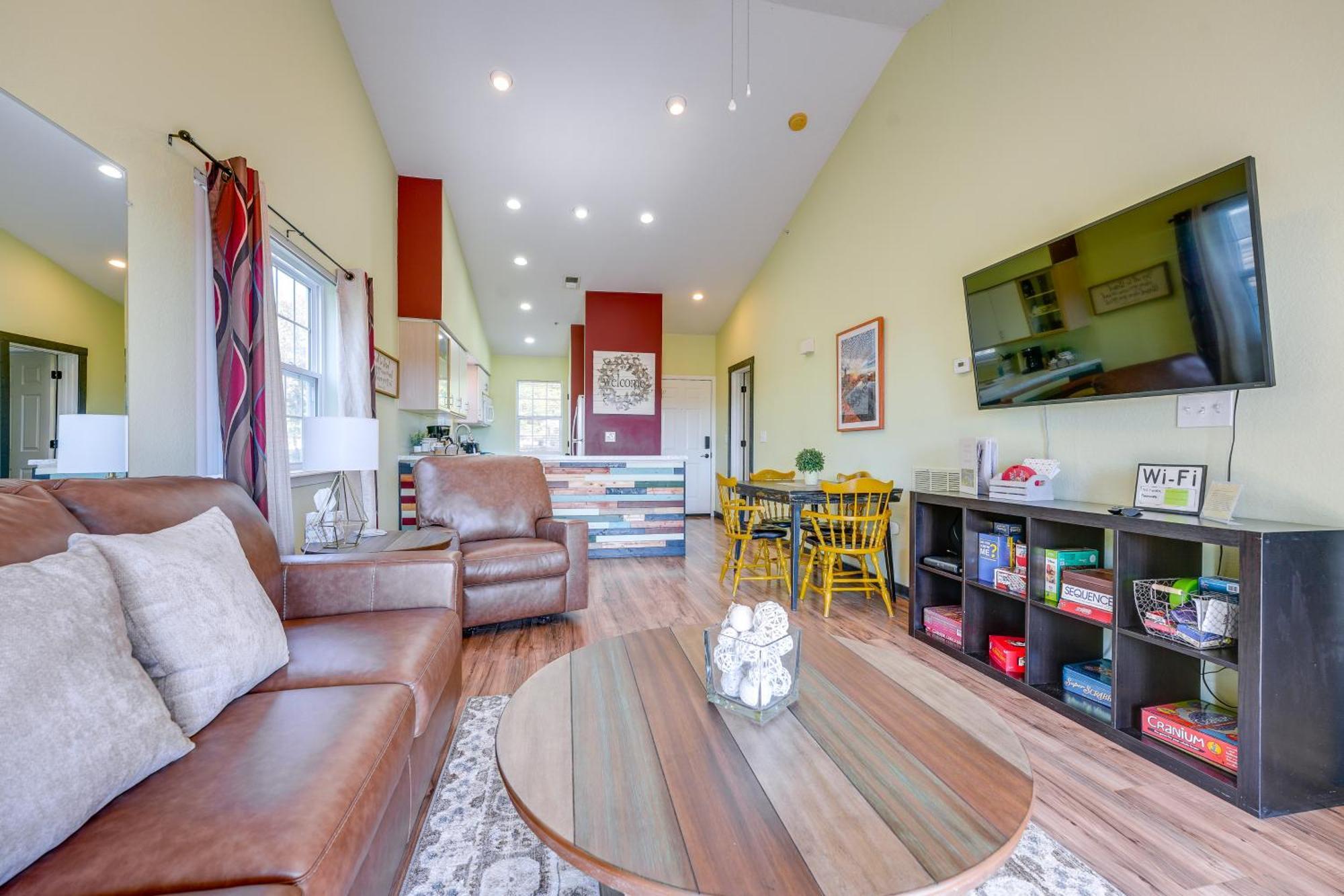 Vibrant Holiday Hills Resort Condo With Balcony Branson Buitenkant foto